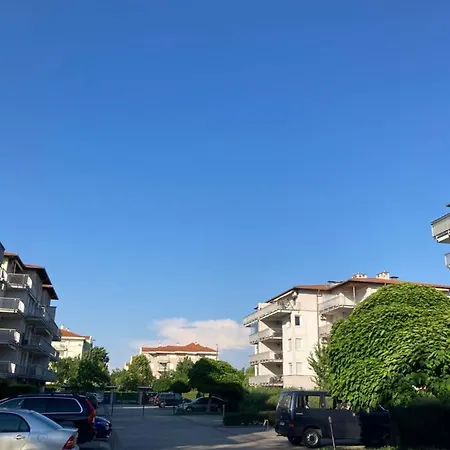 Summer Vibe - First Floor דירה *