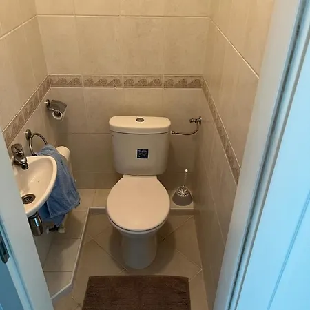 Summer Vibe - First Floor שיופוק