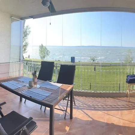 Summer Vibe - First Floor