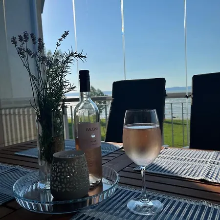 Summer Vibe - First Floor