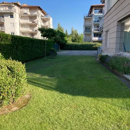 Summer Vibe - First Floor שיופוק